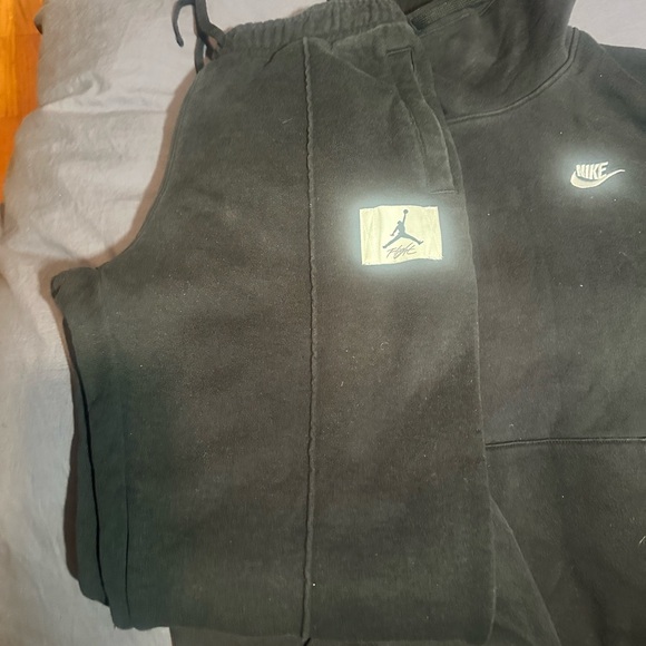 Nike Black Hoodie and Sweatpants Set with Jordan Patch - Picture 3 of 5